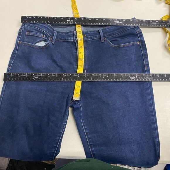 LEVI STRAUSS & CO Women’s Dark‎ Wash Mid Rise Skinny Jeans Size 18 Inseam 30” - Picture 9 of 9